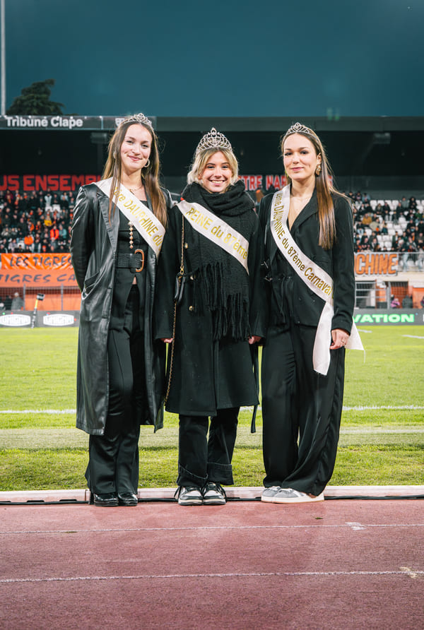 photo reine du carnaval avec ses dauphines