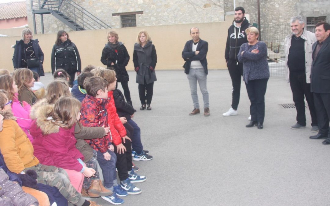 Romain Manchia au contact des enfants de l’école primaire de Fleury d’Aude